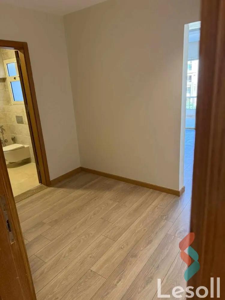 شقة للبيع بمساحة 200 متر و 3 غرف في  حدائق اكتوبر الجيزة - كل الصور