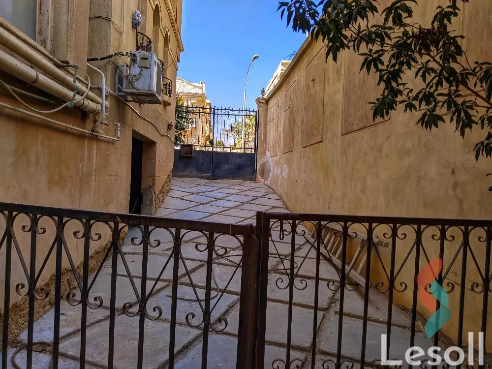 فيلا للبيع بمساحة 880 متر و 8 غرف في  6 اكتوبر الجيزة