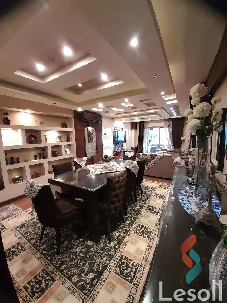 شقة للبيع بمساحة 210 متر و 3 غرف في  لوران الاسكندرية