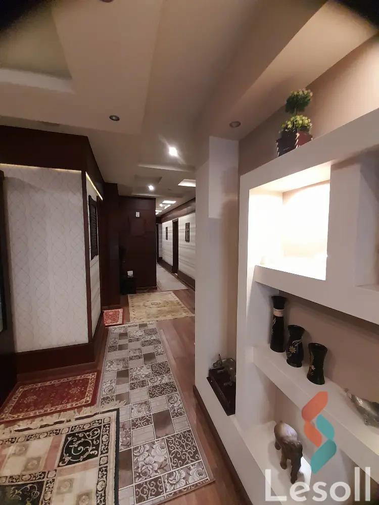 شقة للبيع بمساحة 210 متر و 3 غرف في  لوران الاسكندرية