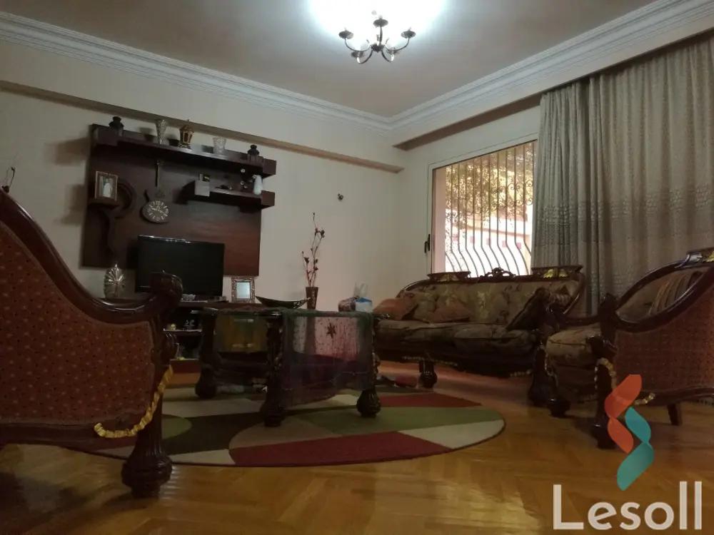 شقة بحديقة للايجار الشهري بمساحة 375 متر و 4 غرف في 6 اكتوبر الجيزة