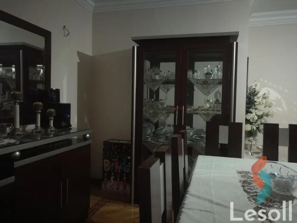 شقة بحديقة للايجار الشهري بمساحة 375 متر و 4 غرف في 6 اكتوبر الجيزة