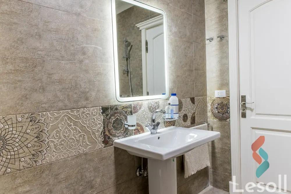 Apartment for monthly rent with an area 200 meters and 3 rooms in 5th Settlement Cairo  - All Images