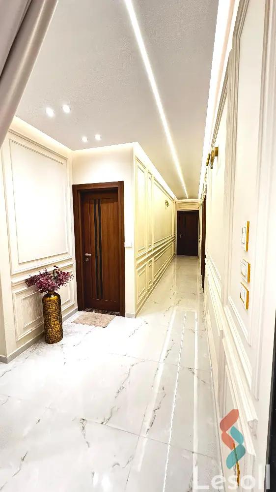 شقة للبيع بمساحة 210 متر و 3 غرف في  العبور القليوبية