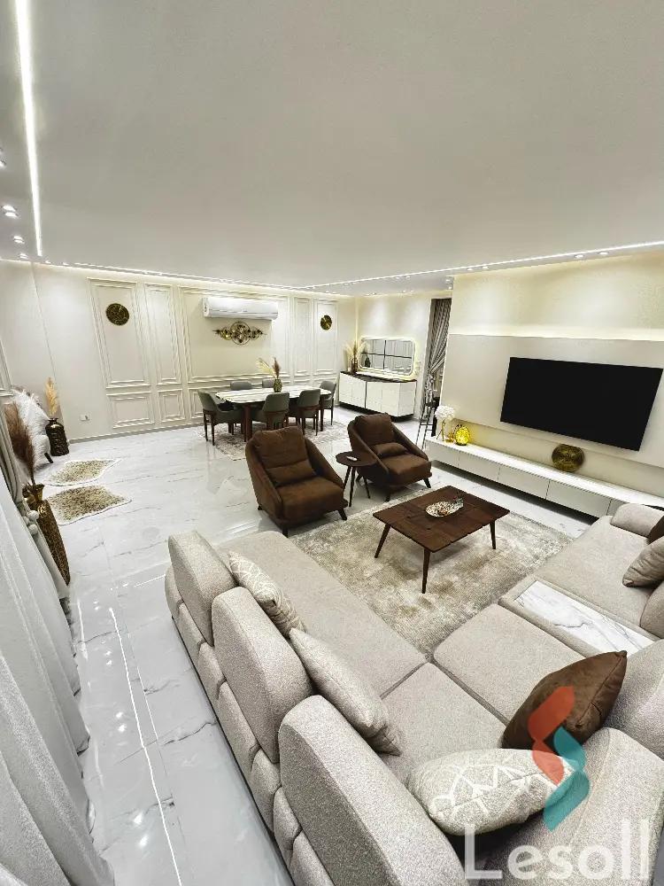 شقة للبيع بمساحة 210 متر و 3 غرف في  العبور القليوبية