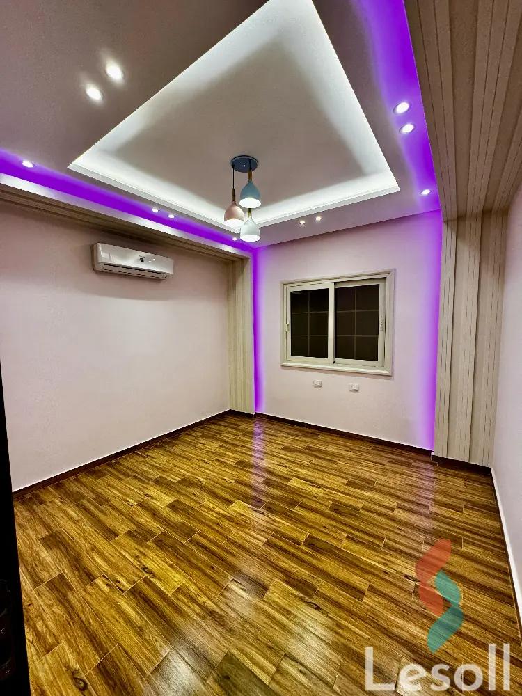 شقة للبيع بمساحة 210 متر و 3 غرف في  العبور القليوبية