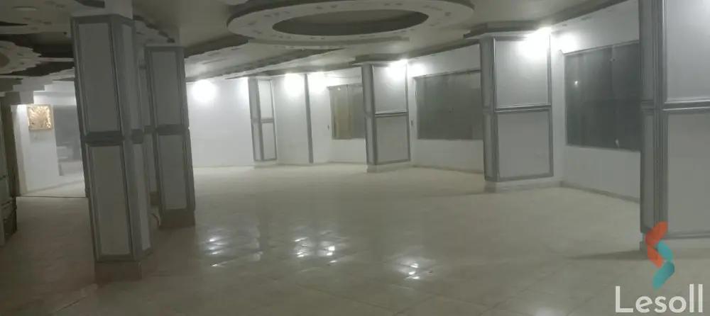 للايجار مساحة 550 م تصلح لجميع الأنشطة التجارية والإدارية الكبرى قريب من ميدان الحصري