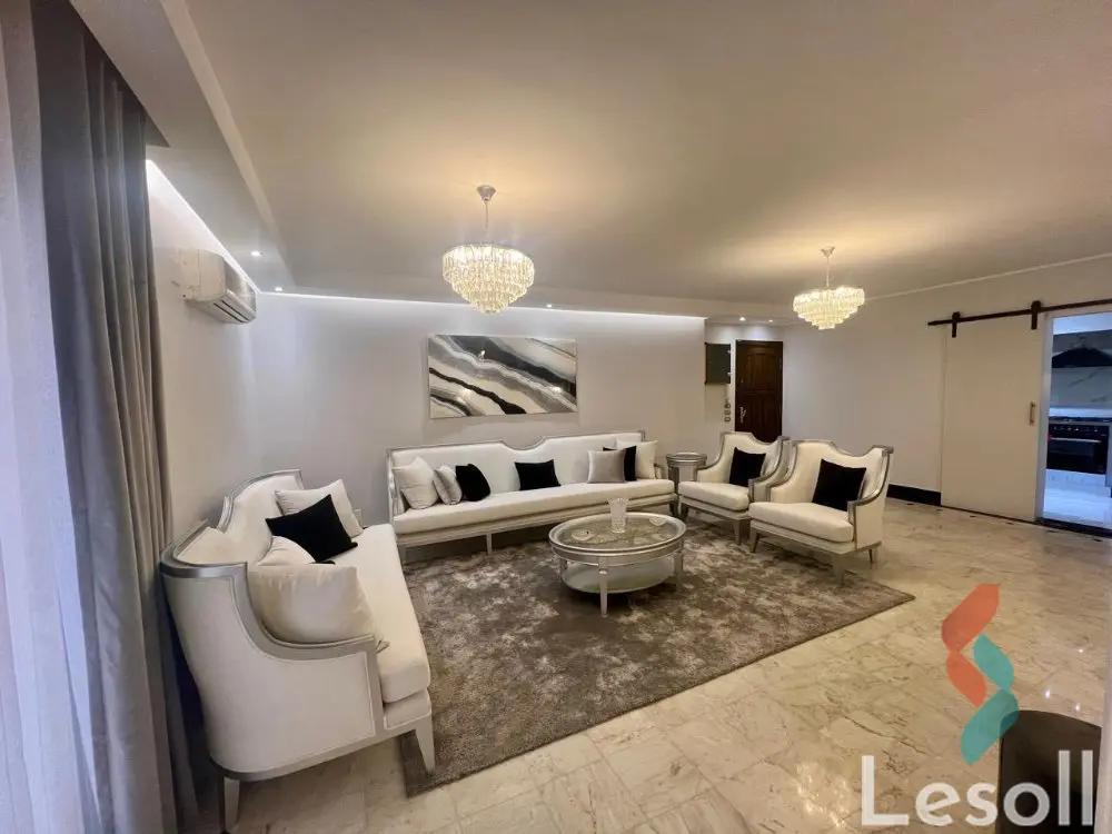 شقة للبيع بمساحة 200 متر و 3 غرف في  مصر الجديدة القاهرة - صورة 2