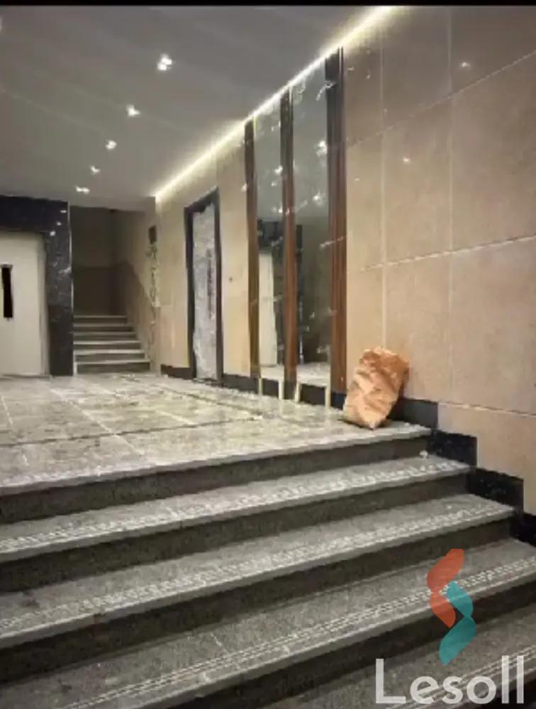 شقة للبيع بمساحة 215 متر و 3 غرف في  المقطم القاهرة - صورة 3