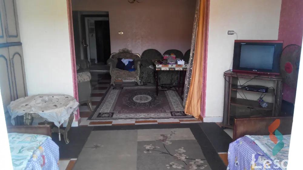 شقة للبيع بمساحة 92 متر و 3 غرف في  العاشر من رمضان الشرقية