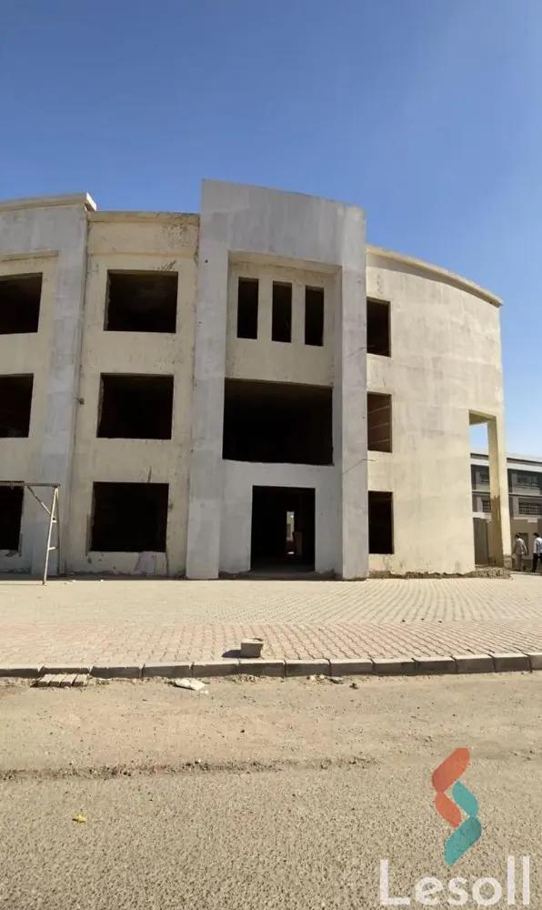 عياده للبيع بمساحة 1,000 متر في الجيزة 