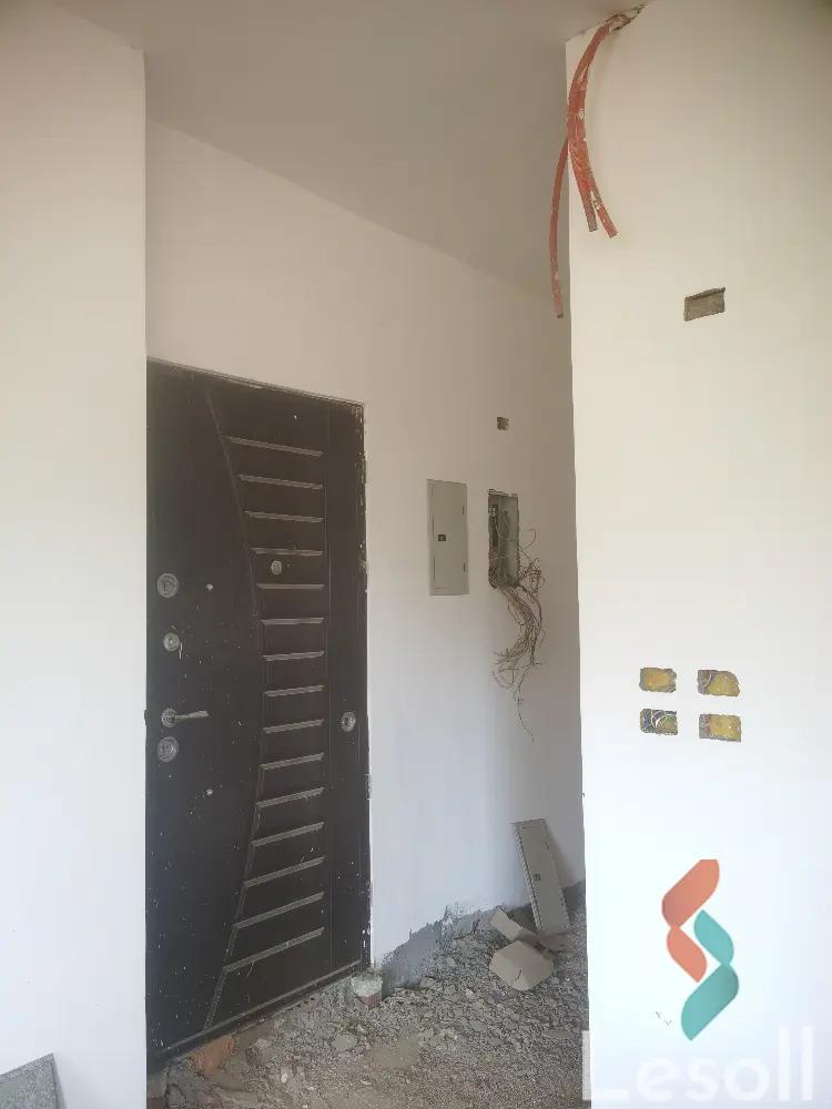 شقة للبيع بمساحة 400 متر و 3 غرف في  العبور القليوبية