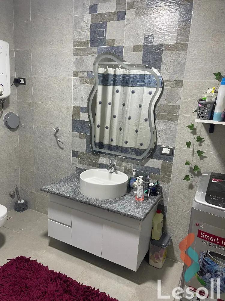 شقة للبيع بمساحة 200 متر و 3 غرف في  المقطم القاهرة - صورة 2