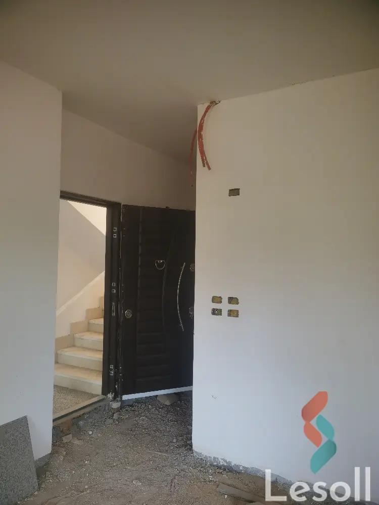 شقة للبيع بمساحة 400 متر و 3 غرف في  العبور القليوبية