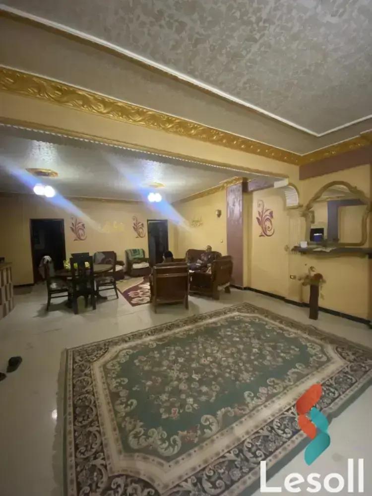 شقة بحديقة للبيع بمساحة 375 متر و 3 غرف في  العبور القليوبية