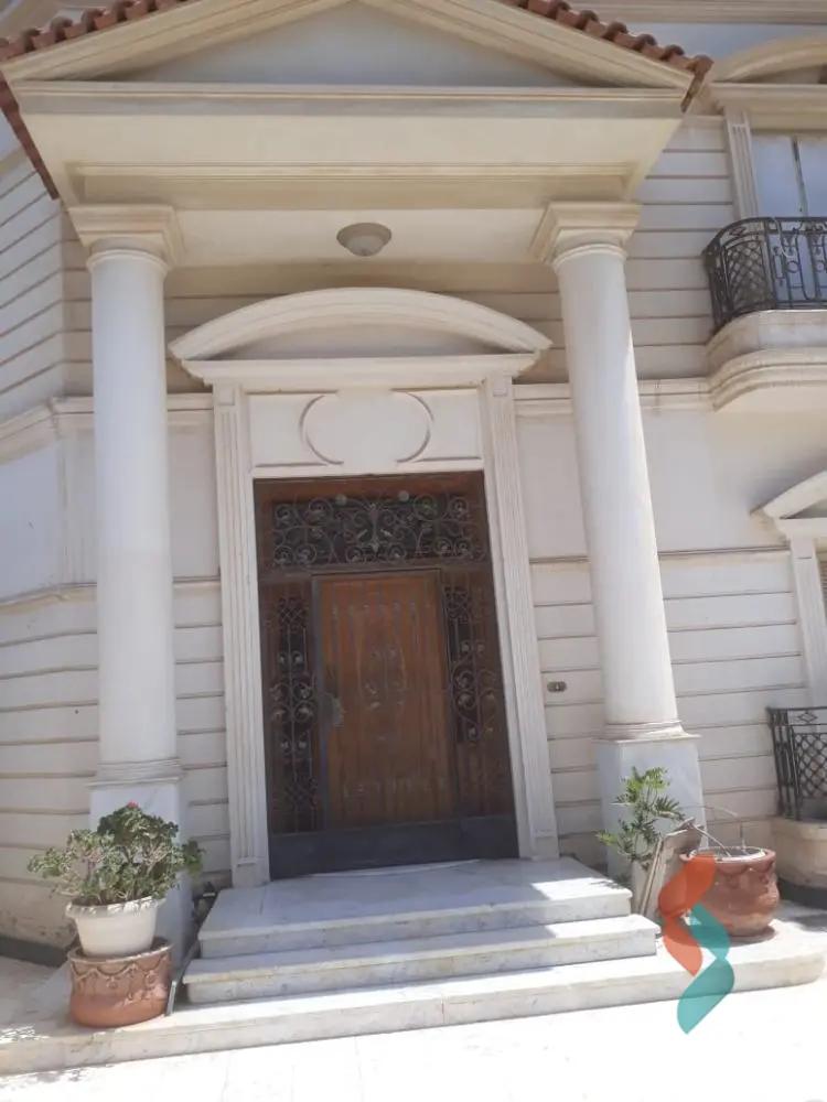 تاون هاوس للبيع بمساحة 1,380 متر و 10 غرف في  مدينة الشروق القاهرة