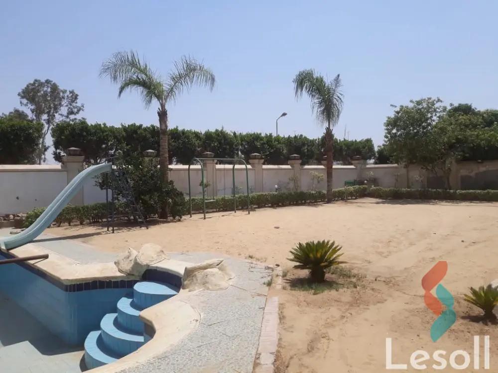 فيلا للبيع بمساحة 1,380 متر و 10 غرف في  مدينة الشروق القاهرة - كل الصور