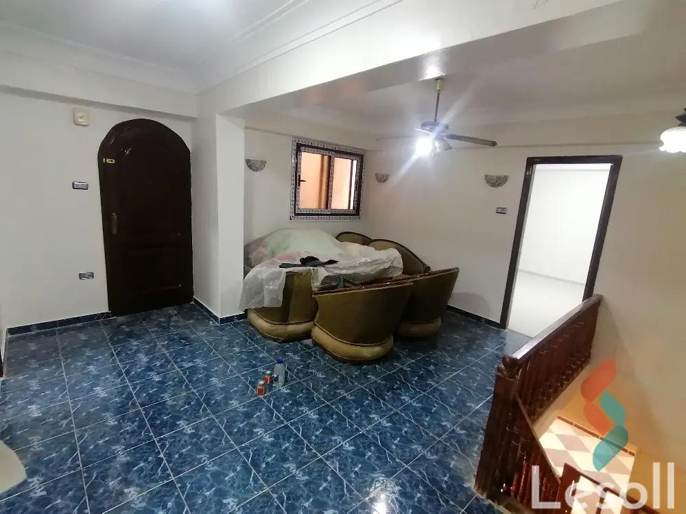 دوبلكس للايجار الشهري بمساحة 240 متر و 4 غرف في الزقازيق الشرقية