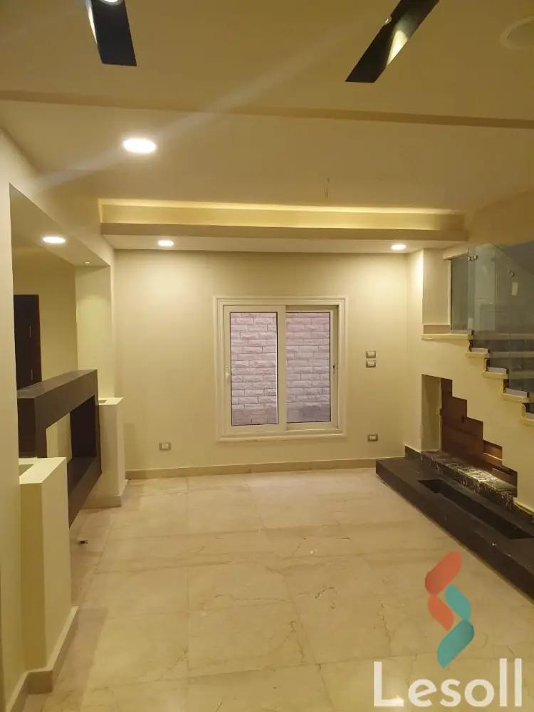 دوبلكس للبيع بمساحة 330 متر و 6 غرف في  التجمع الخامس - القاهرة الجديدة القاهرة