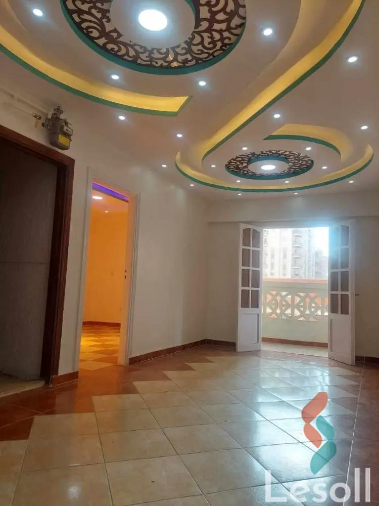 Apartment for monthly rent with an area 140 meters and 3 rooms in Snumberi Bishr Alexandria 