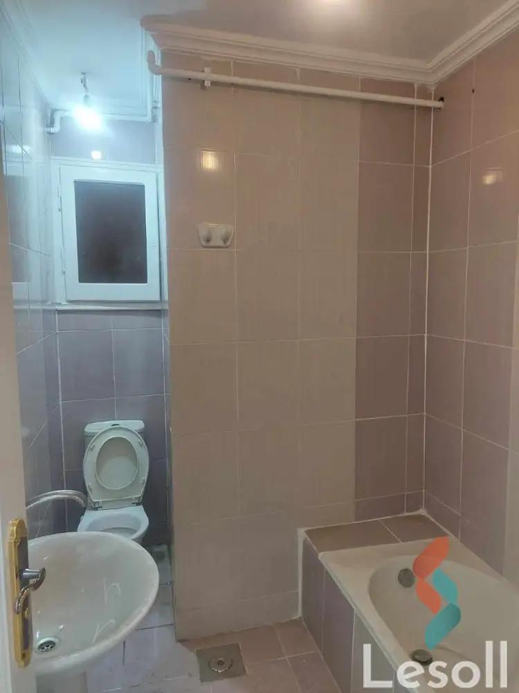 Apartment for monthly rent with an area 140 meters and 3 rooms in Snumberi Bishr Alexandria 