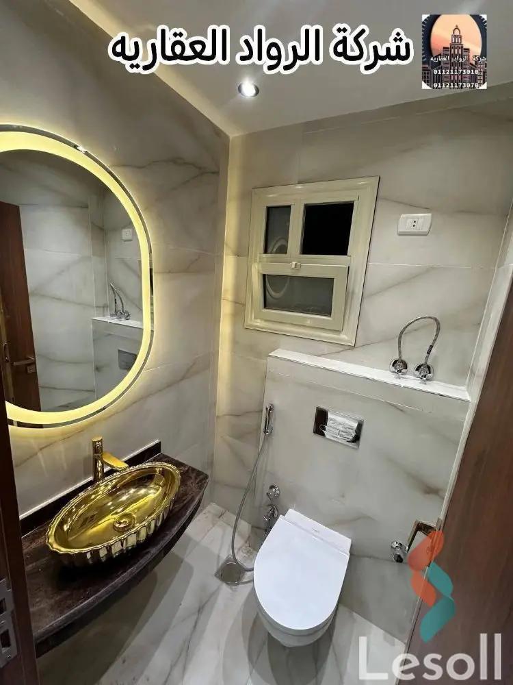 شقة للبيع بمساحة 235 متر و 3 غرف في  الدقى الجيزة