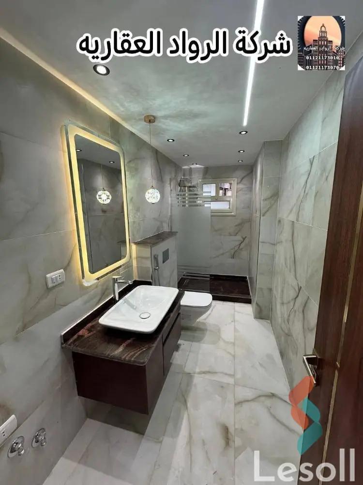 شقة للبيع بمساحة 235 متر و 3 غرف في  الدقى الجيزة