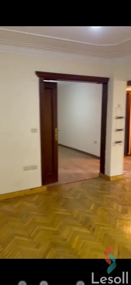 شقة للبيع بمساحة 190 متر و 3 غرف في  الدقى الجيزة