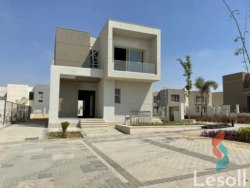Villa for sale with an area 646 meters and 5 rooms in  Hadayek October Giza 