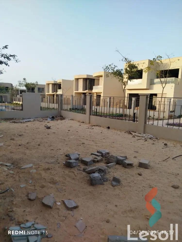 Villa for sale with an area 646 meters and 5 rooms in  Hadayek October Giza 