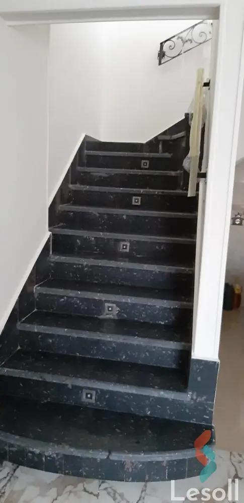 بنتهاوس للبيع بمساحة 225 متر و 4 غرف في  حدائق اكتوبر الجيزة