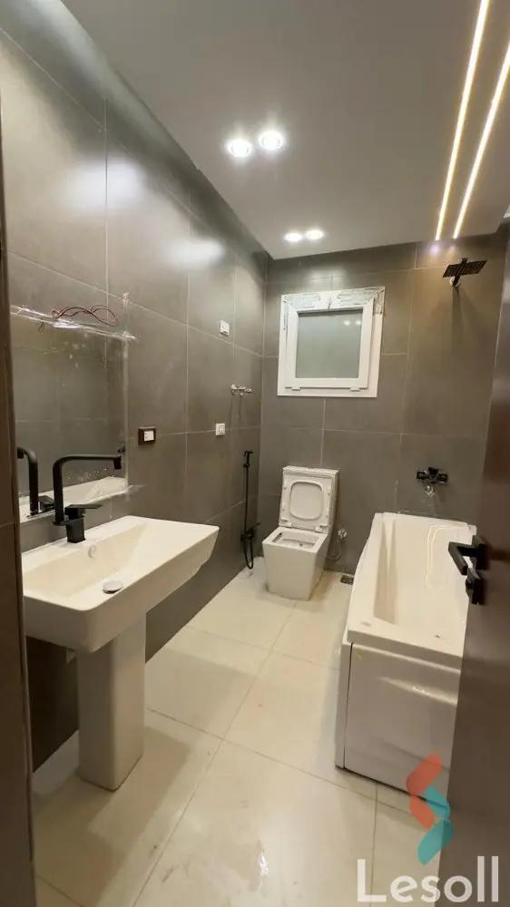 Apartment for monthly rent with an area 170 meters and 3 rooms in October 6 Giza  - Image 4