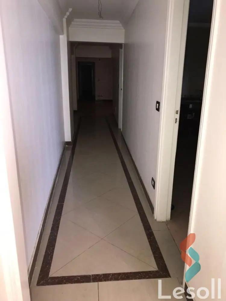 Apartment for monthly rent with an area 130 meters and 3 rooms in Snumberi Bishr Alexandria 