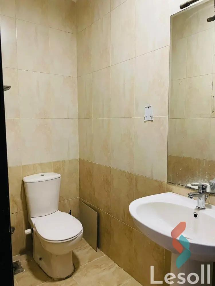 شقة للايجار الشهري بمساحة 200 متر و 3 غرف في المقطم القاهرة