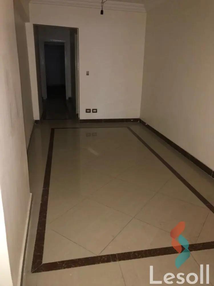 Apartment for monthly rent with an area 130 meters and 3 rooms in Snumberi Bishr Alexandria 