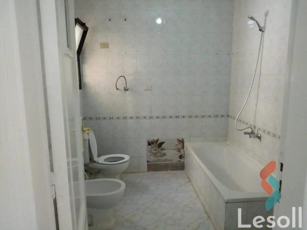 شقة للبيع بمساحة 170 متر و 3 غرف في  مدينة الشروق القاهرة