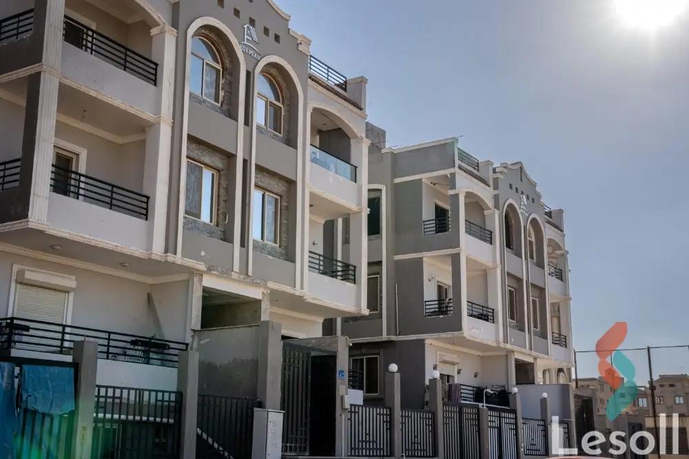 Apartment for sale with an area 175 meters and 3 rooms in  Cheikh Zayed Giza  - Image 2