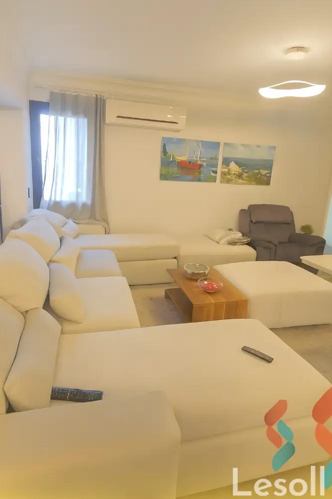 شقة للبيع بمساحة 200 متر و 3 غرف في  الدقى الجيزة