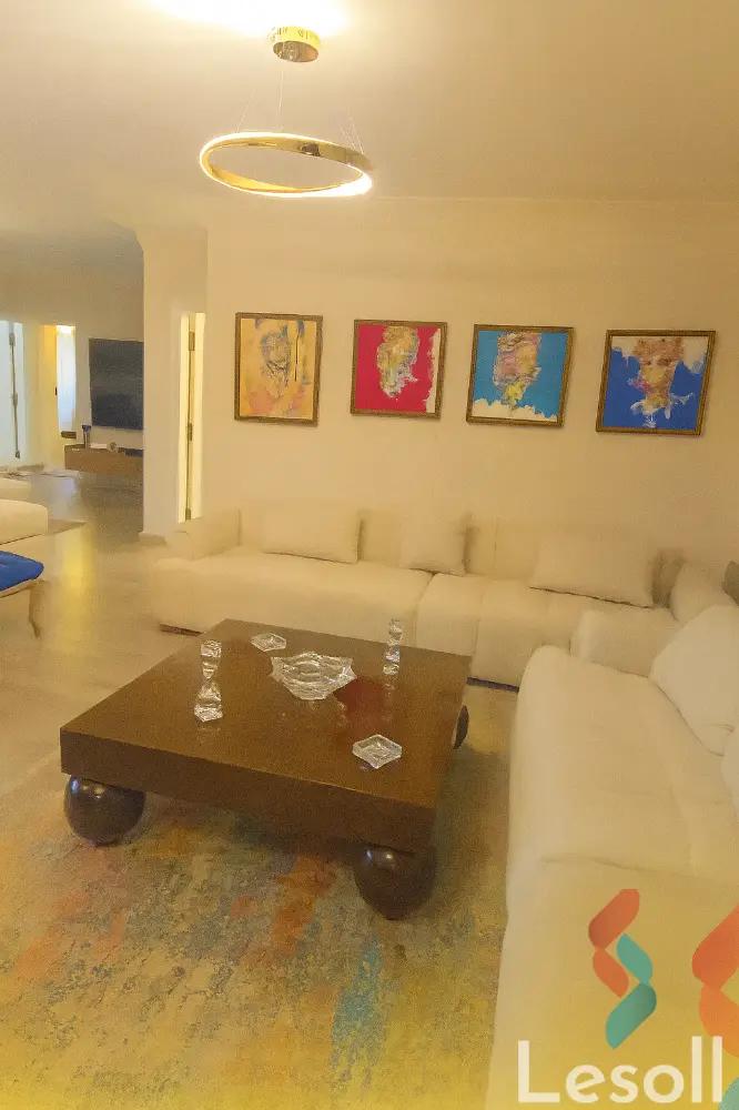 شقة للبيع بمساحة 200 متر و 3 غرف في  الدقى الجيزة