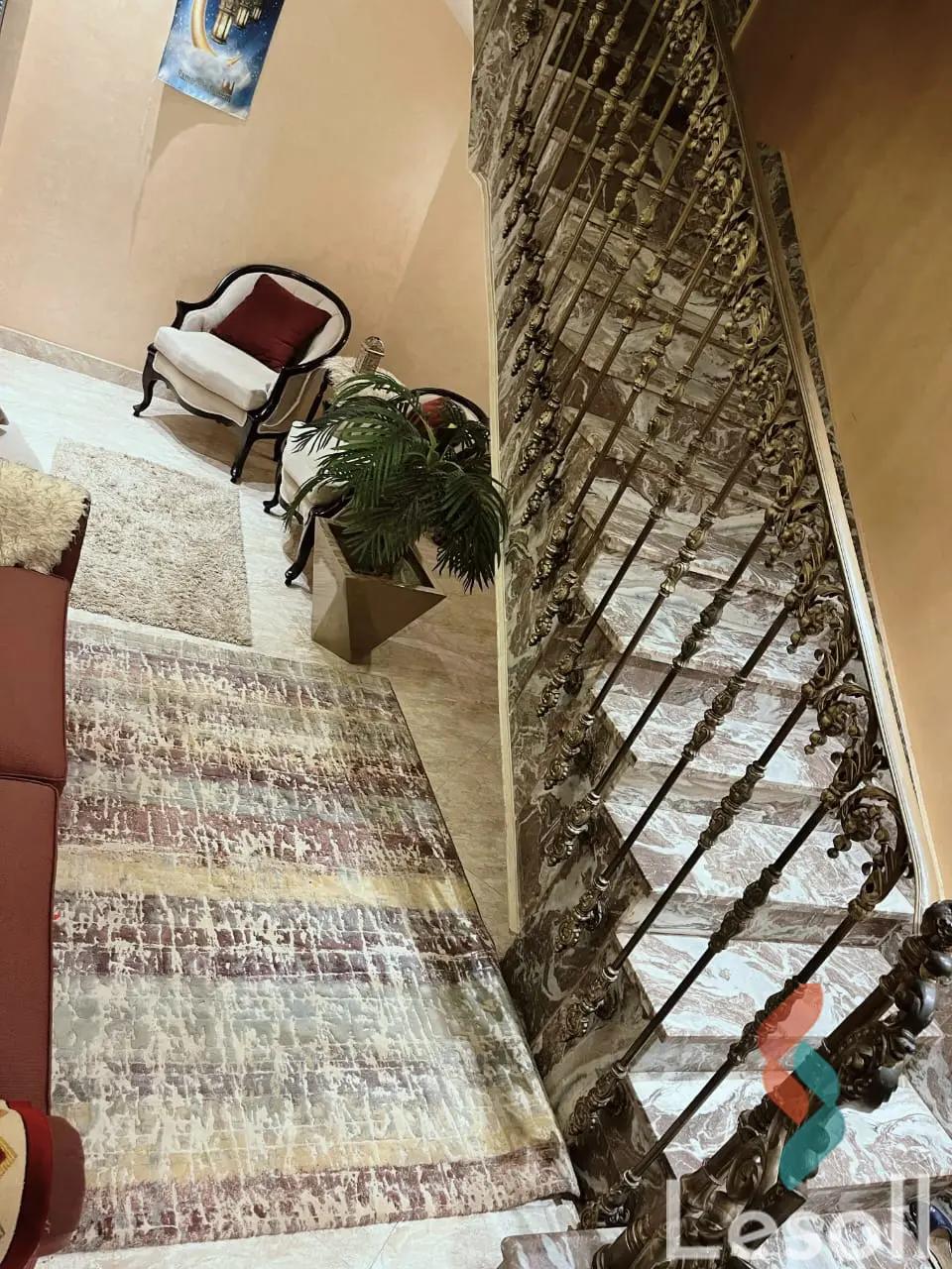 دوبلكس للبيع بمساحة 280 متر و 3 غرف في  شبين الكوم المنوفية