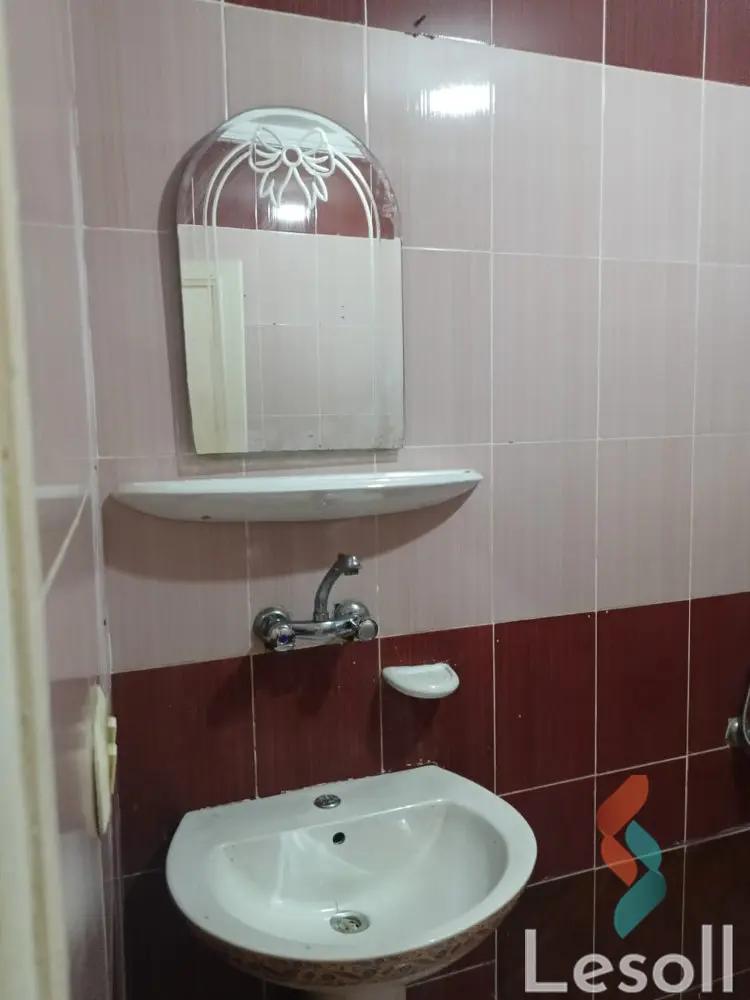 شقة للايجار السنوي بمساحة 100 متر و غرفتان في سيدى بشر الاسكندرية