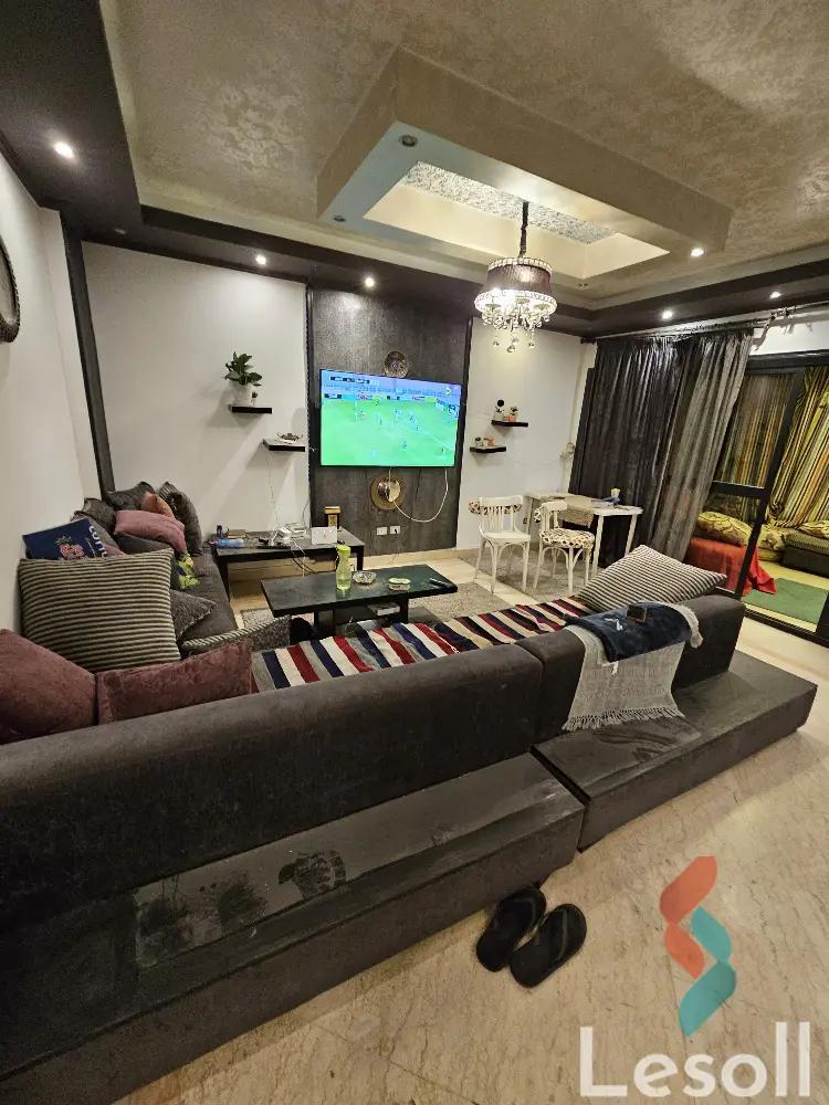 شقة للبيع بمساحة 240 متر و 3 غرف في  الدقى الجيزة