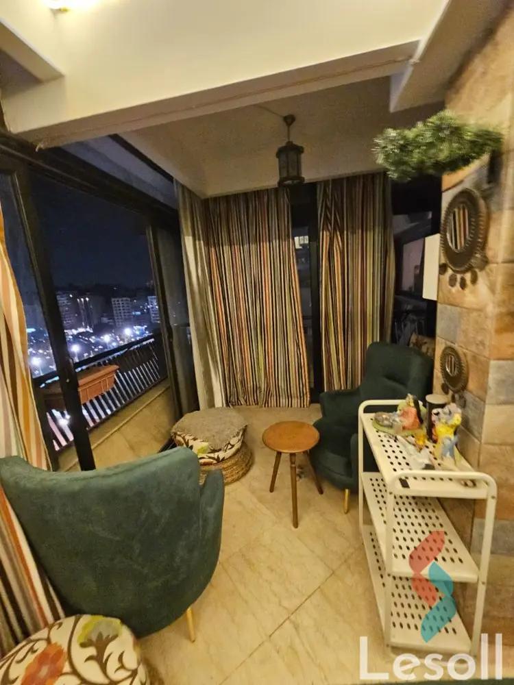 شقة للبيع بمساحة 240 متر و 3 غرف في  الدقى الجيزة