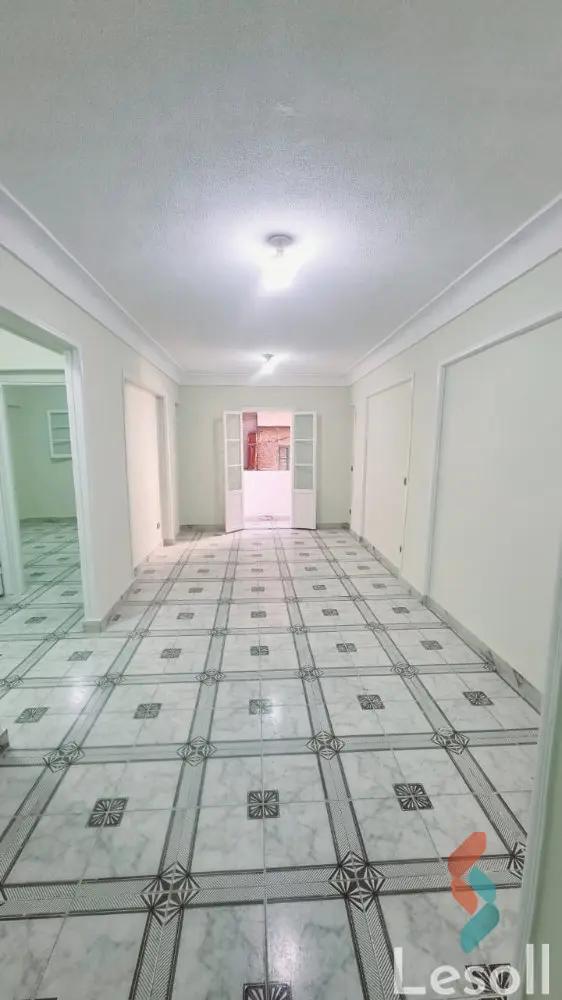 شقة للبيع بمساحة 100 متر و غرفتان في  السيوف الاسكندرية