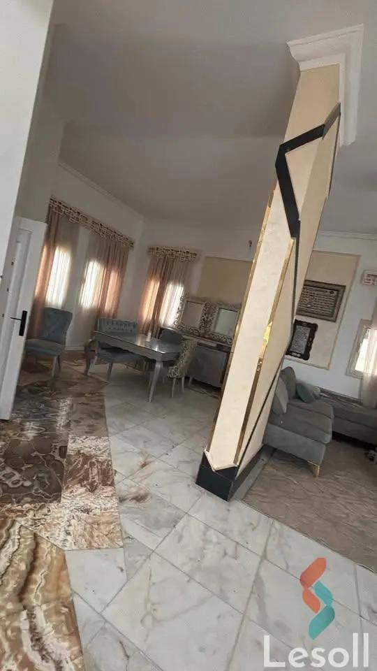 فيلا للبيع بمساحة 698 متر و 8 غرف في  مدينة الشروق القاهرة