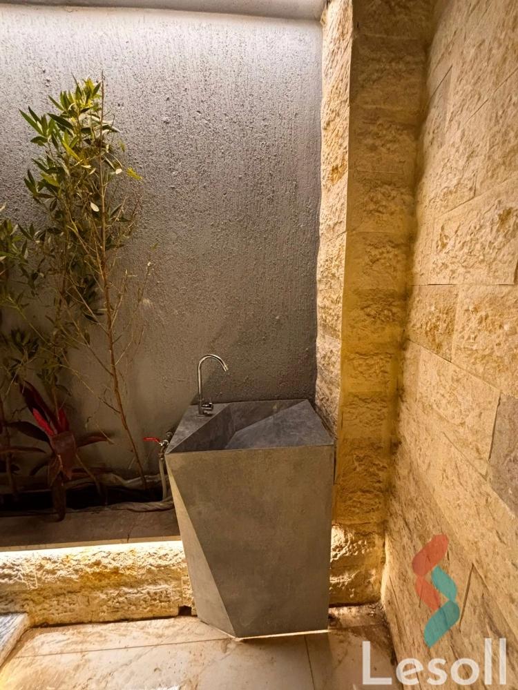 شقة للبيع بمساحة 220 متر و 3 غرف في  المقطم القاهرة - صورة 4