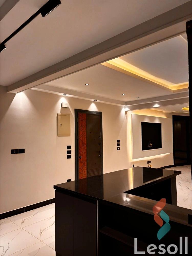 شقة للبيع بمساحة 220 متر و 3 غرف في  المقطم القاهرة - كل الصور