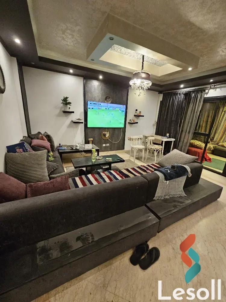 شقة للبيع بمساحة 240 متر و 3 غرف في  الدقى الجيزة