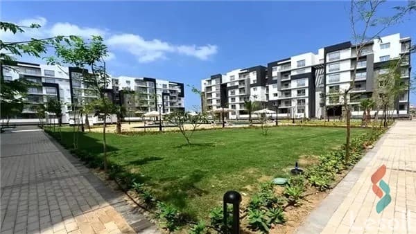 شقة مميزة للبيع بمدينتي B14 | 204 م² | 4 غرف | فيو بانورامي على وايد جاردن - صورة 2