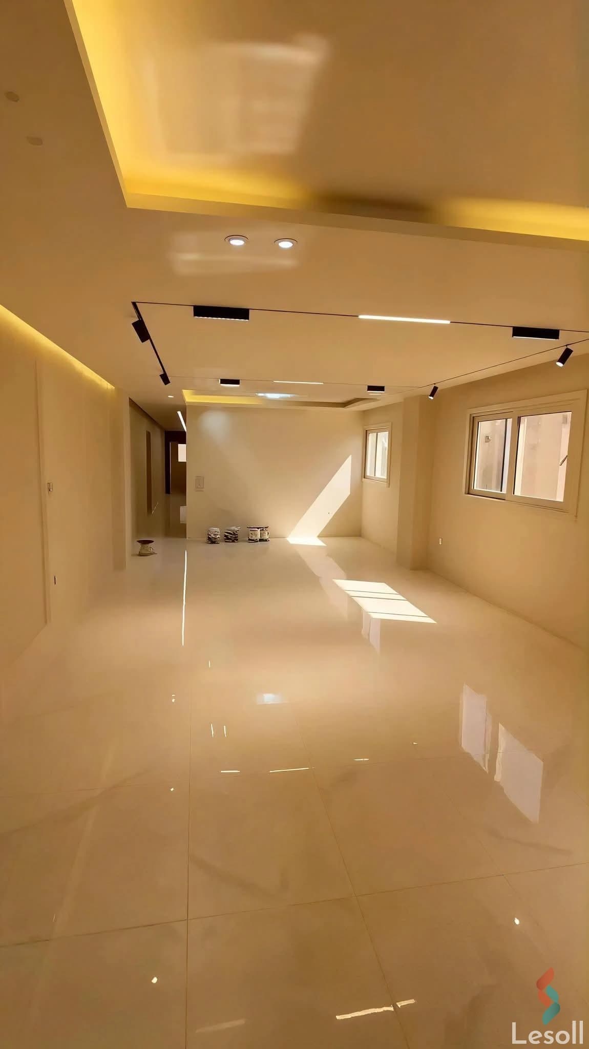 شقة فاخرة أول سكن 210م للبيع في أحد أرقى مواقع الهضبة العليا – المقطم - صورة 4